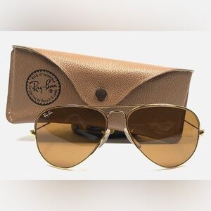 Ray-Ban Gold Frame Aviator Sunglasses
Reposhing only due to fit.